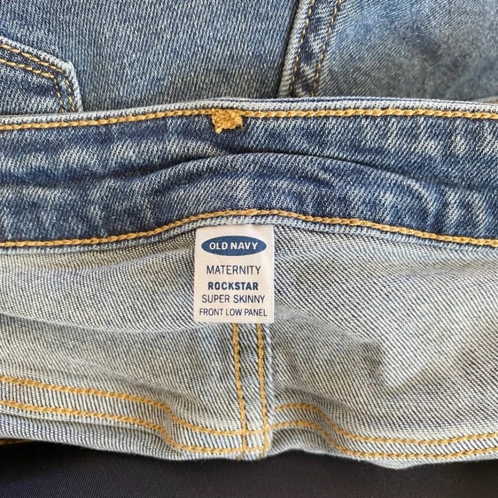Old Navy Distressed Maternity Jeans Size 14 Rockerstar Super Skinny - Picture 6 of 6